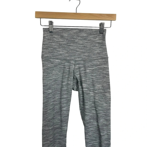 Lululemon High Rise Wunder Under Crop II Scallop in Grey/White Size 4/6 - Picture 7 of 11